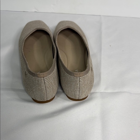 Tan Textured Flats with Rounded Toe - Picture 4 of 7
